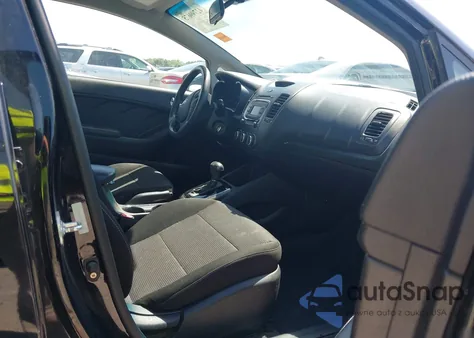 2017 Kia Forte Lx z USA, uszkodzony, nr VIN 3KPFK4A74HE159940